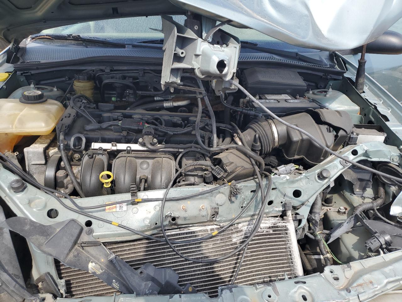 2005 FORD FOCUS ZX4 photo 11