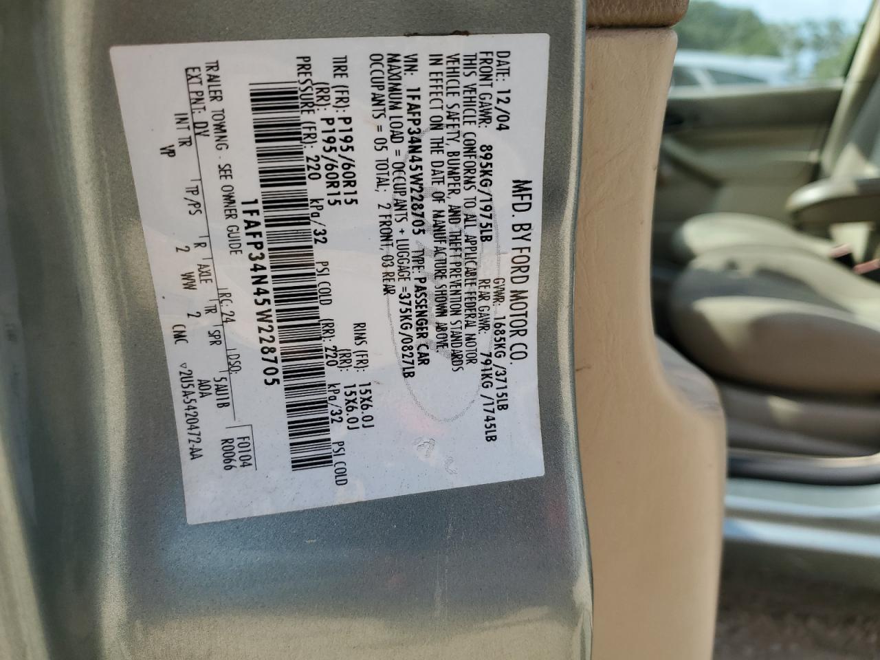 2005 FORD FOCUS ZX4 photo 12