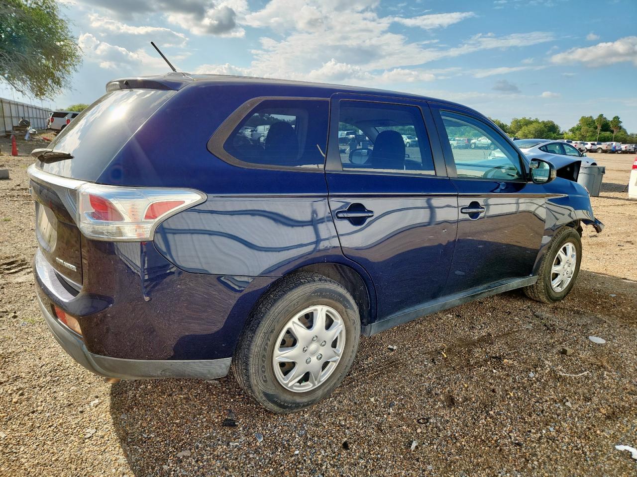 2014 MITSUBISHI OUTLANDER ES photo 3