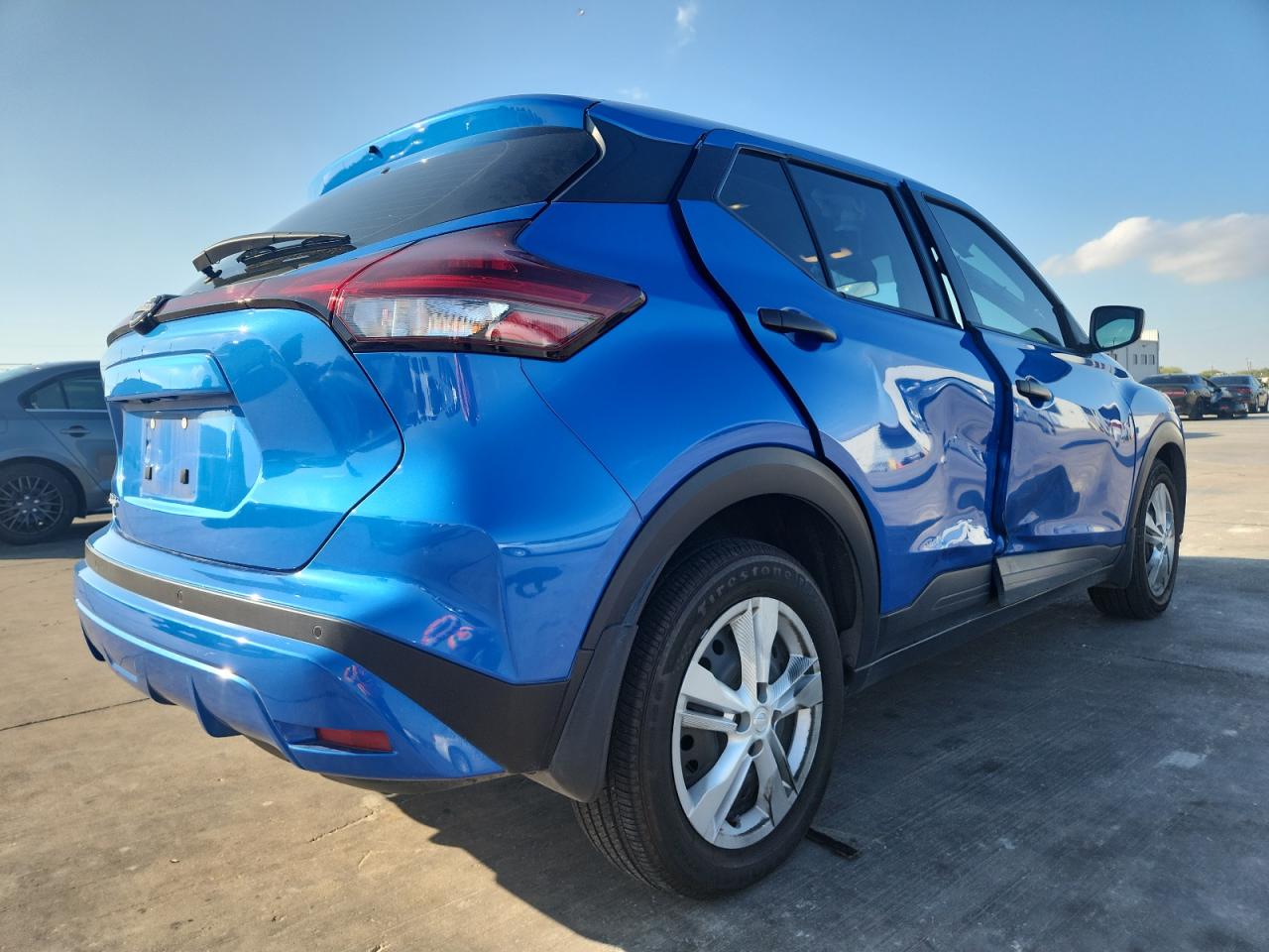 2023 NISSAN KICKS S photo 5