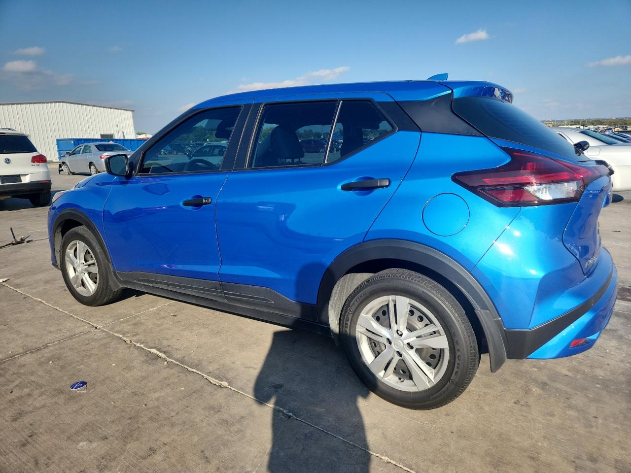 2023 NISSAN KICKS S photo 3