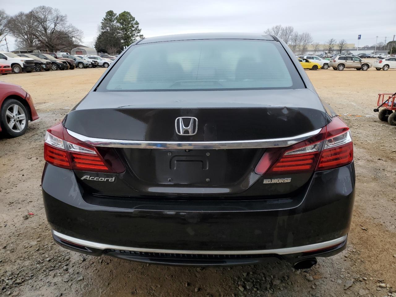 2017 HONDA ACCORD LX photo 11