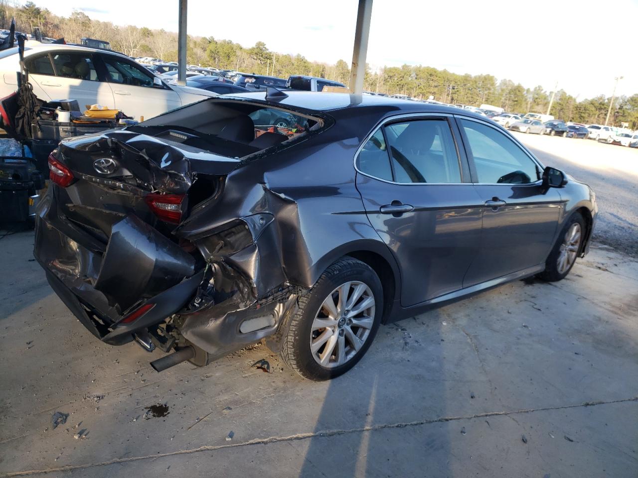 2019 TOYOTA CAMRY L photo 3