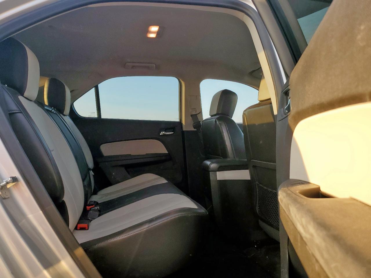 2017 CHEVROLET EQUINOX PREMIER photo 11