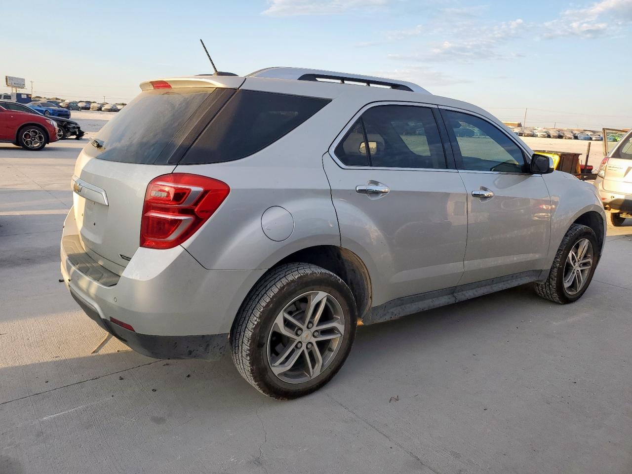 2017 CHEVROLET EQUINOX PREMIER photo 3