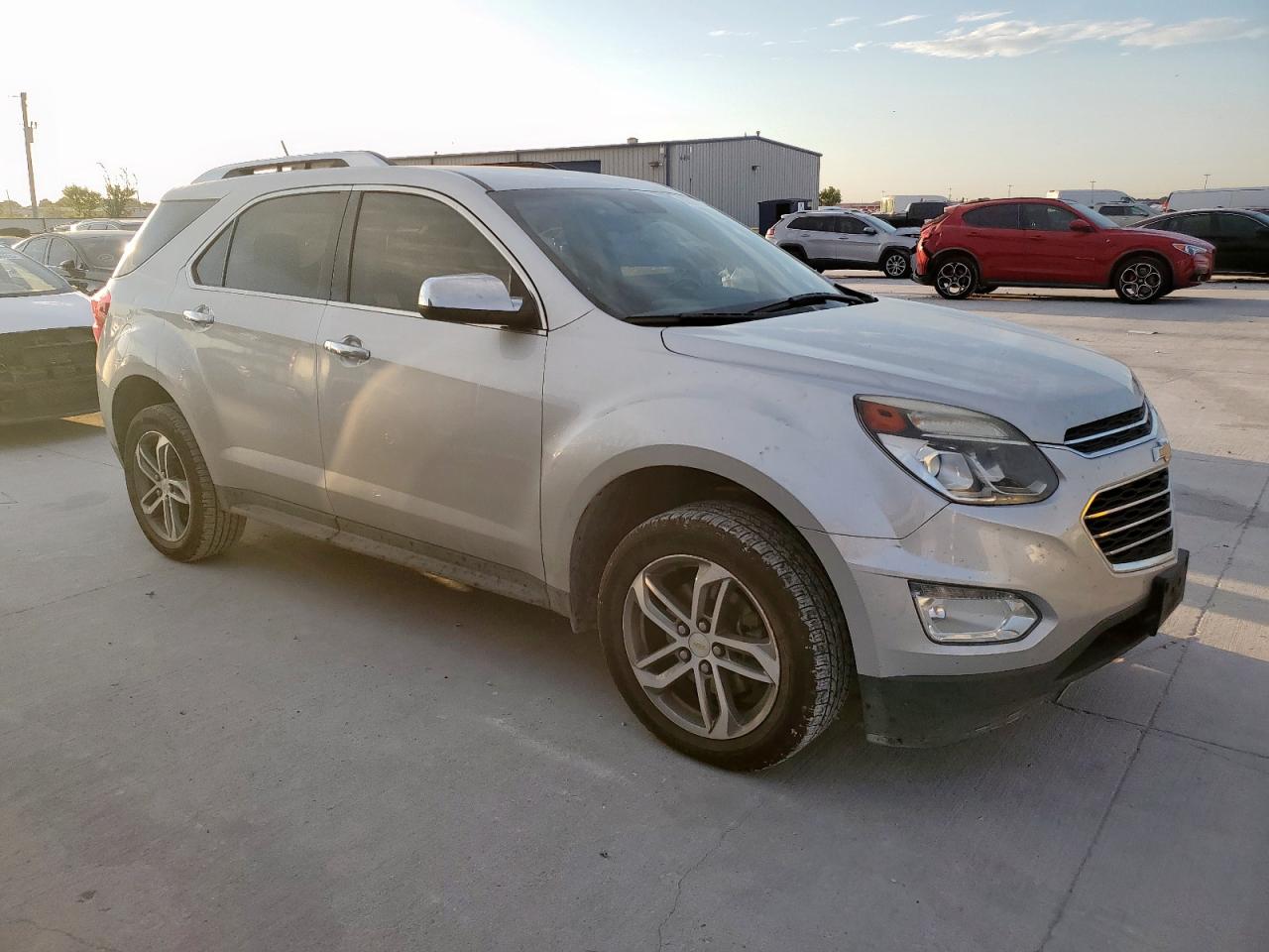 2017 CHEVROLET EQUINOX PREMIER photo 4
