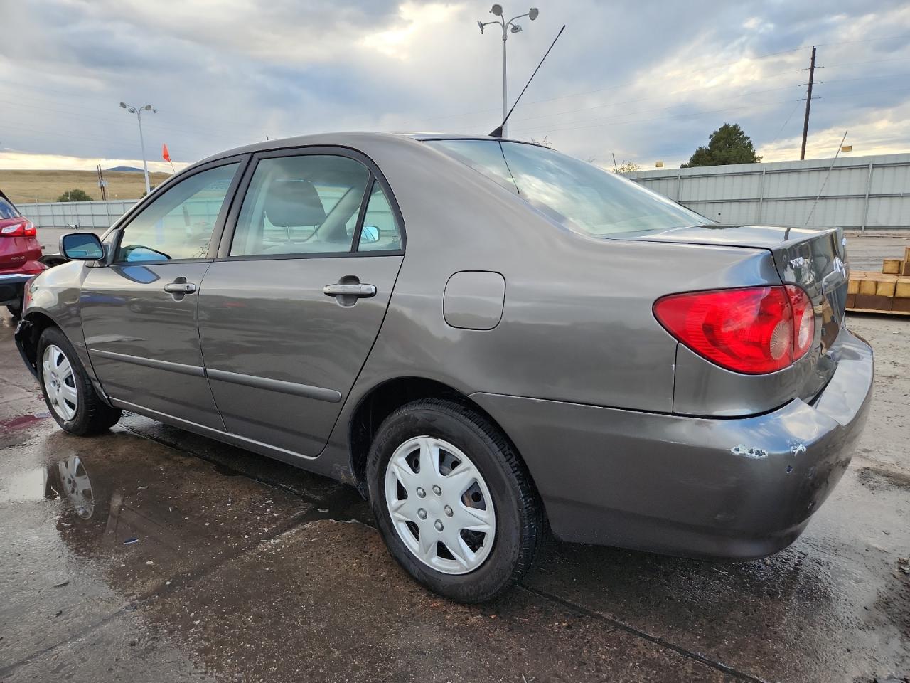 2005 TOYOTA COROLLA LE photo 3