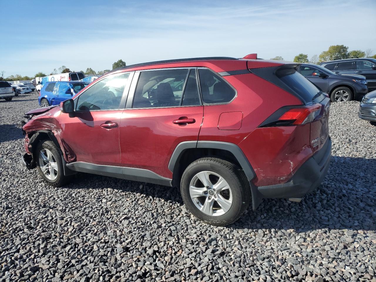 2021 TOYOTA RAV4 XLE photo 2