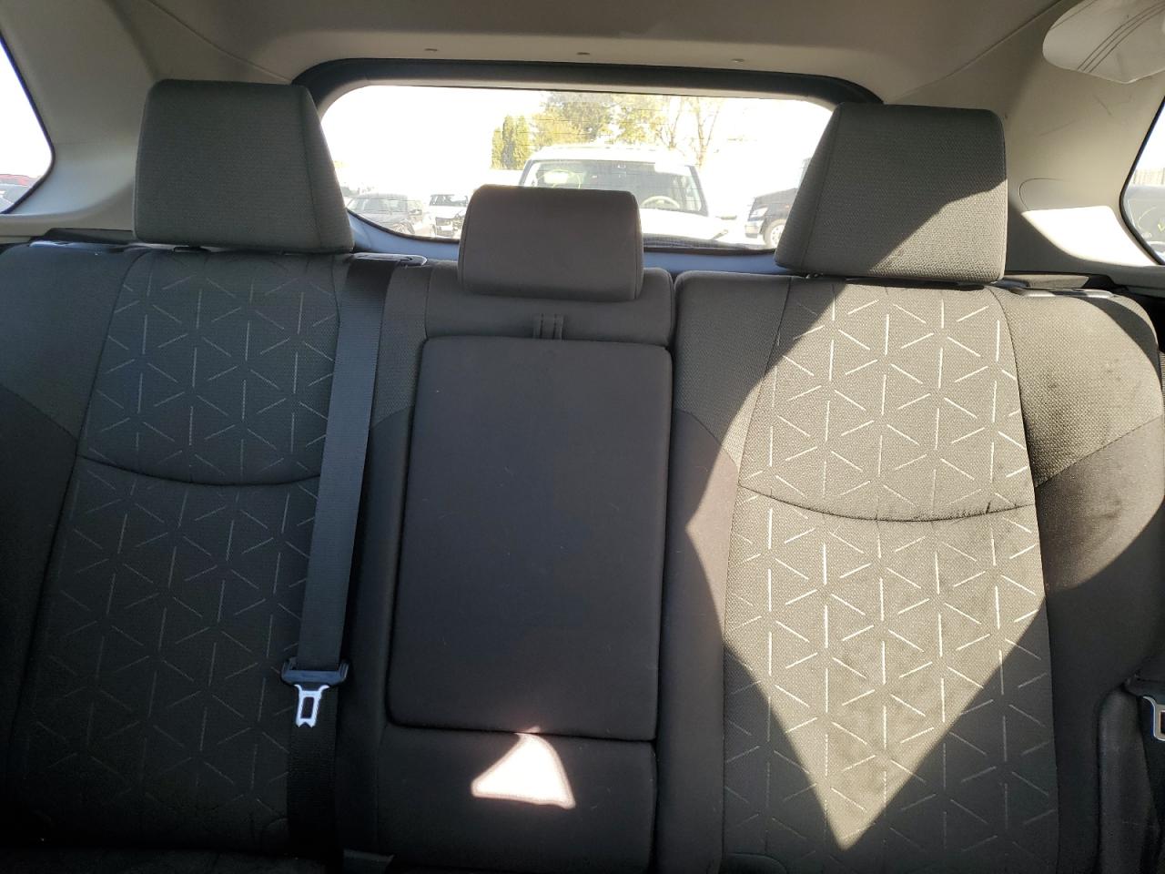 2021 TOYOTA RAV4 XLE photo 10