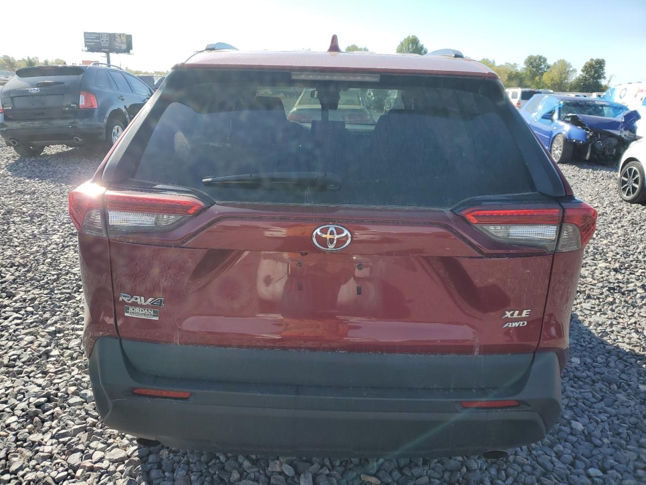 2021 TOYOTA RAV4 XLE photo 6