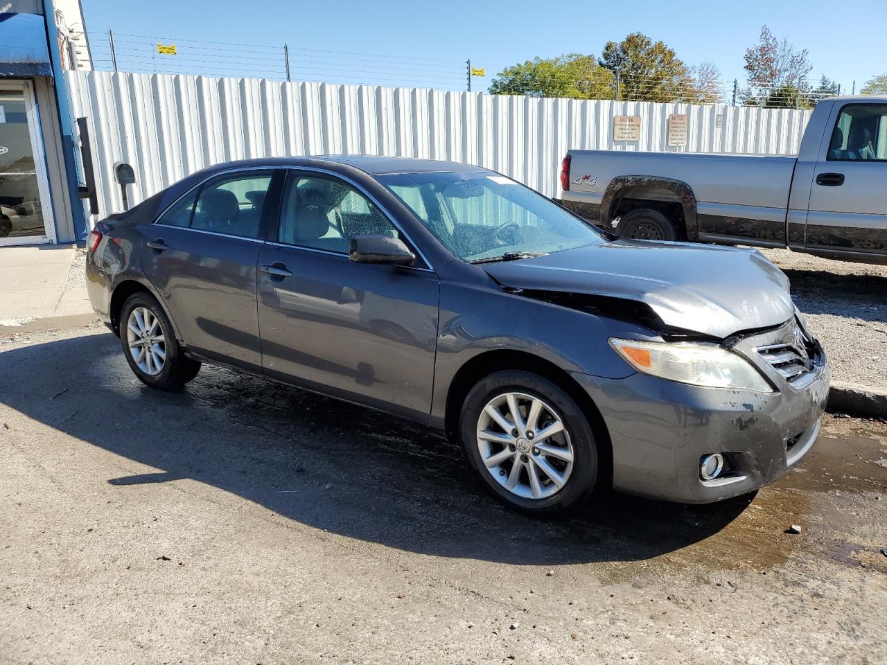 2011 TOYOTA CAMRY XLE V6 photo 4