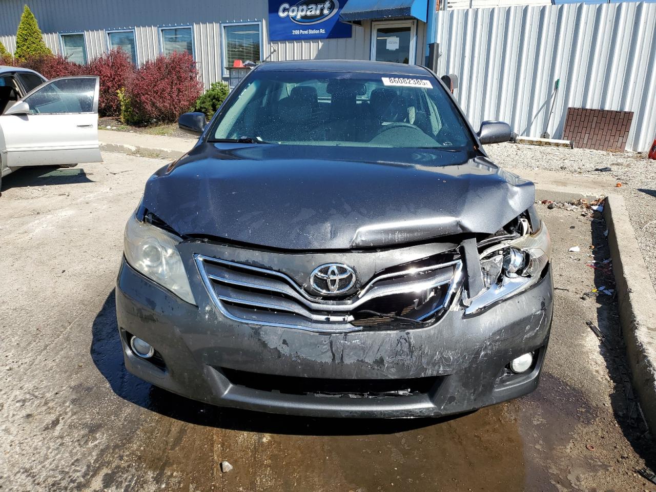 2011 TOYOTA CAMRY XLE V6 photo 5