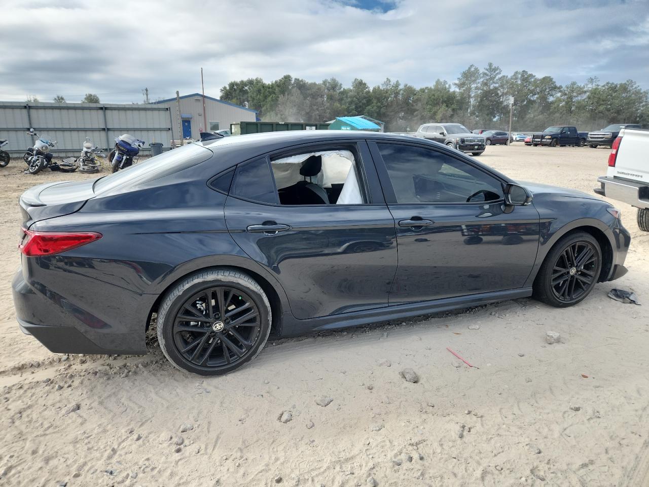 2025 TOYOTA CAMRY XSE photo 5
