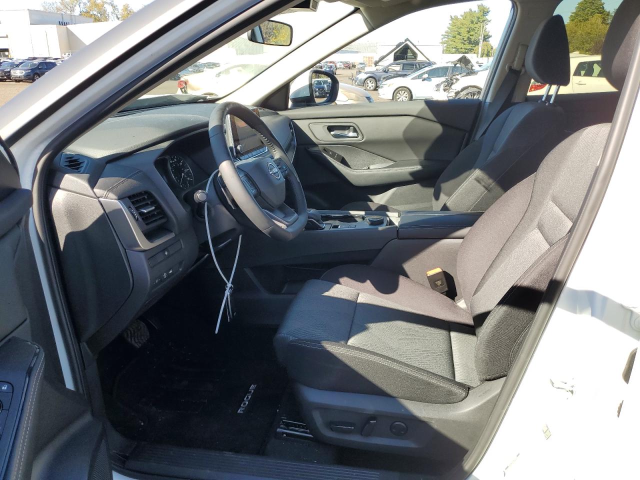2025 NISSAN ROGUE SV photo 13