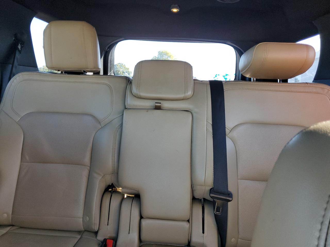 2017 FORD EXPLORER photo 19