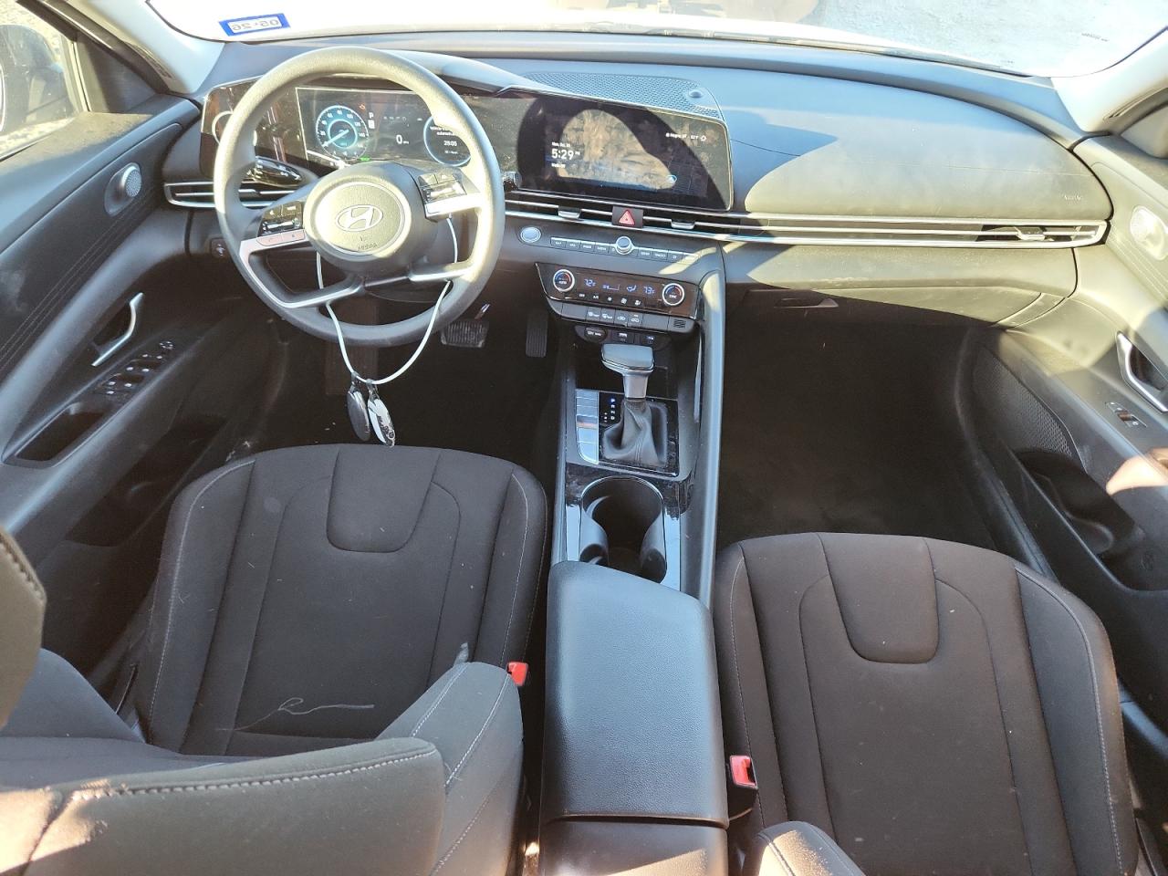 2024 HYUNDAI ELANTRA BLUE photo 8