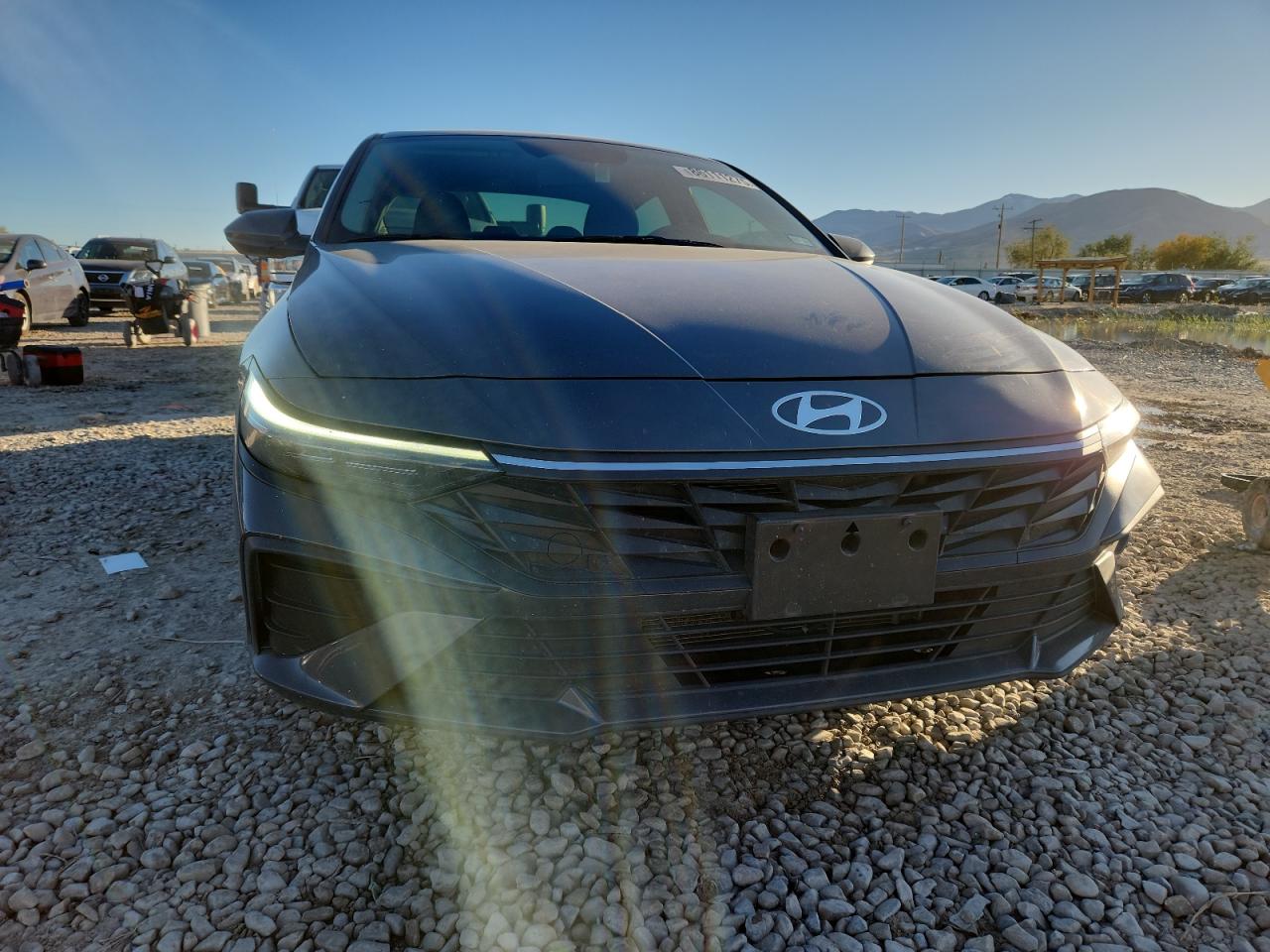 2024 HYUNDAI ELANTRA BLUE photo 5