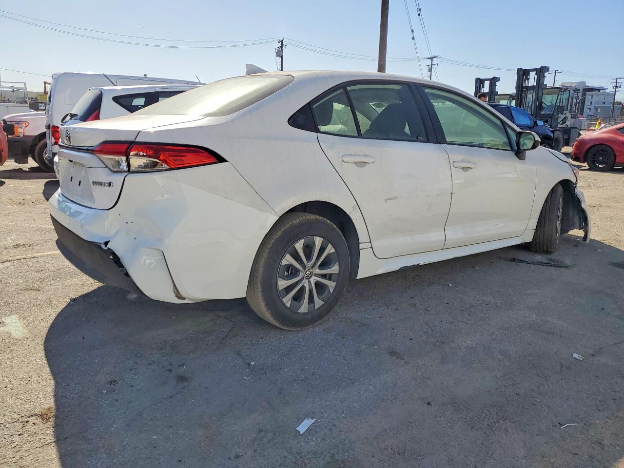 2022 TOYOTA COROLLA LE photo 3