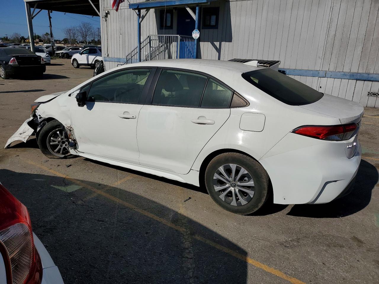 2022 TOYOTA COROLLA LE photo 2