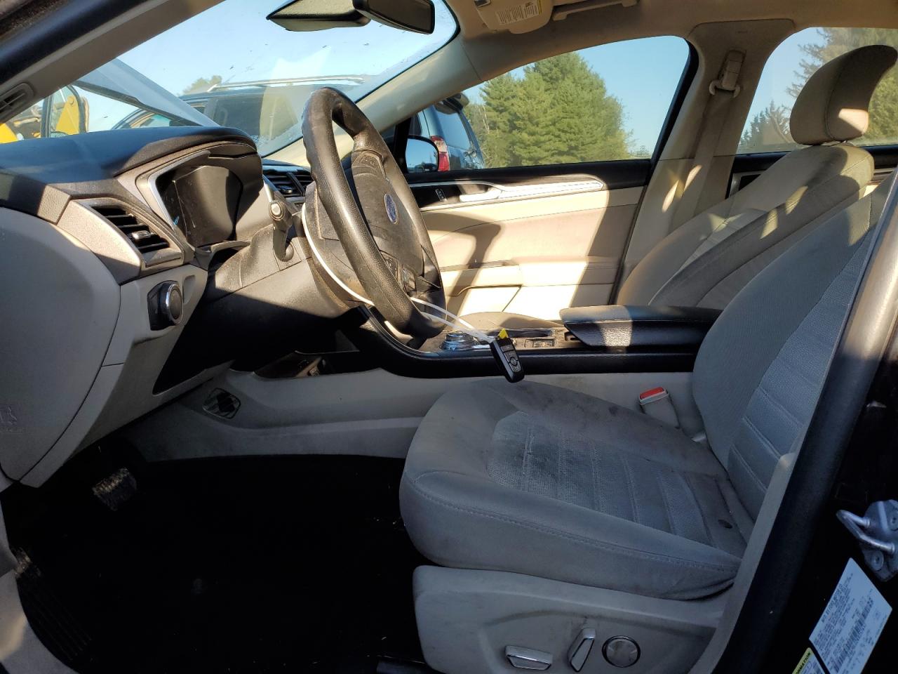 2019 FORD FUSION SE photo 19