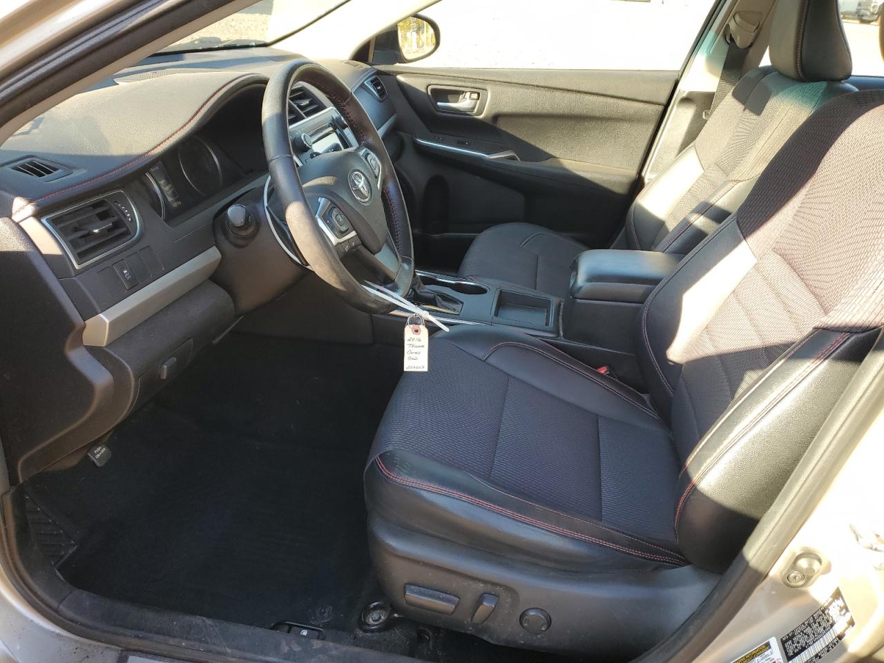 2016 TOYOTA CAMRY LE photo 7