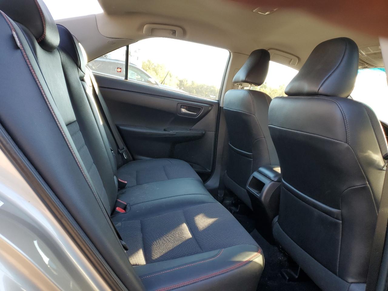 2016 TOYOTA CAMRY LE photo 10