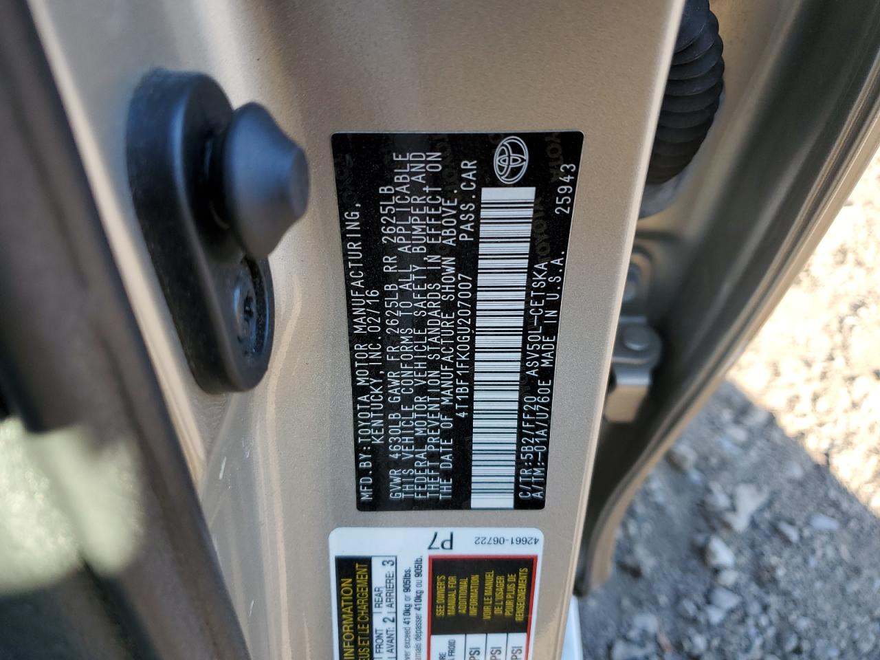 2016 TOYOTA CAMRY LE photo 12