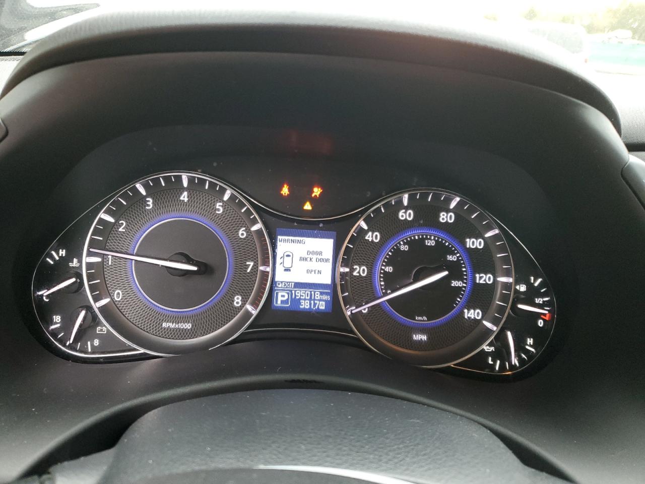 2013 INFINITI QX56 BASE photo 9
