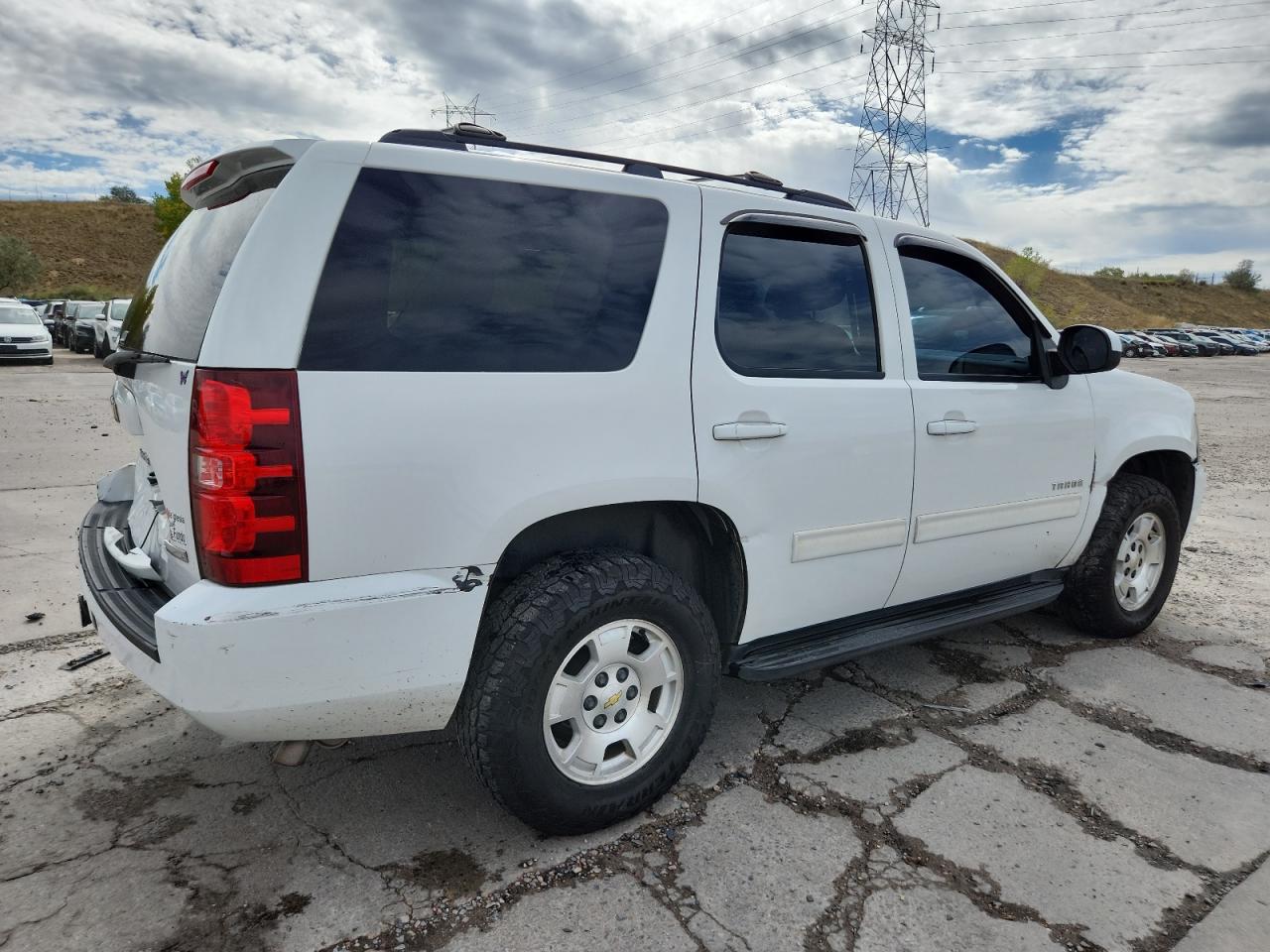 2012 CHEVROLET TAHOE K1500 LS photo 3