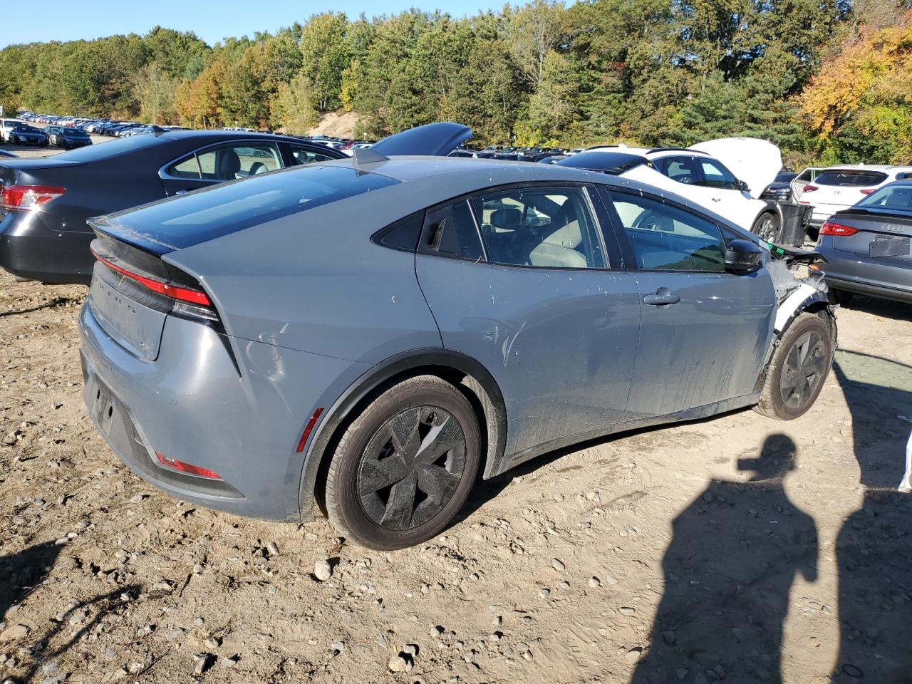 2025 TOYOTA PRIUS LE photo 3