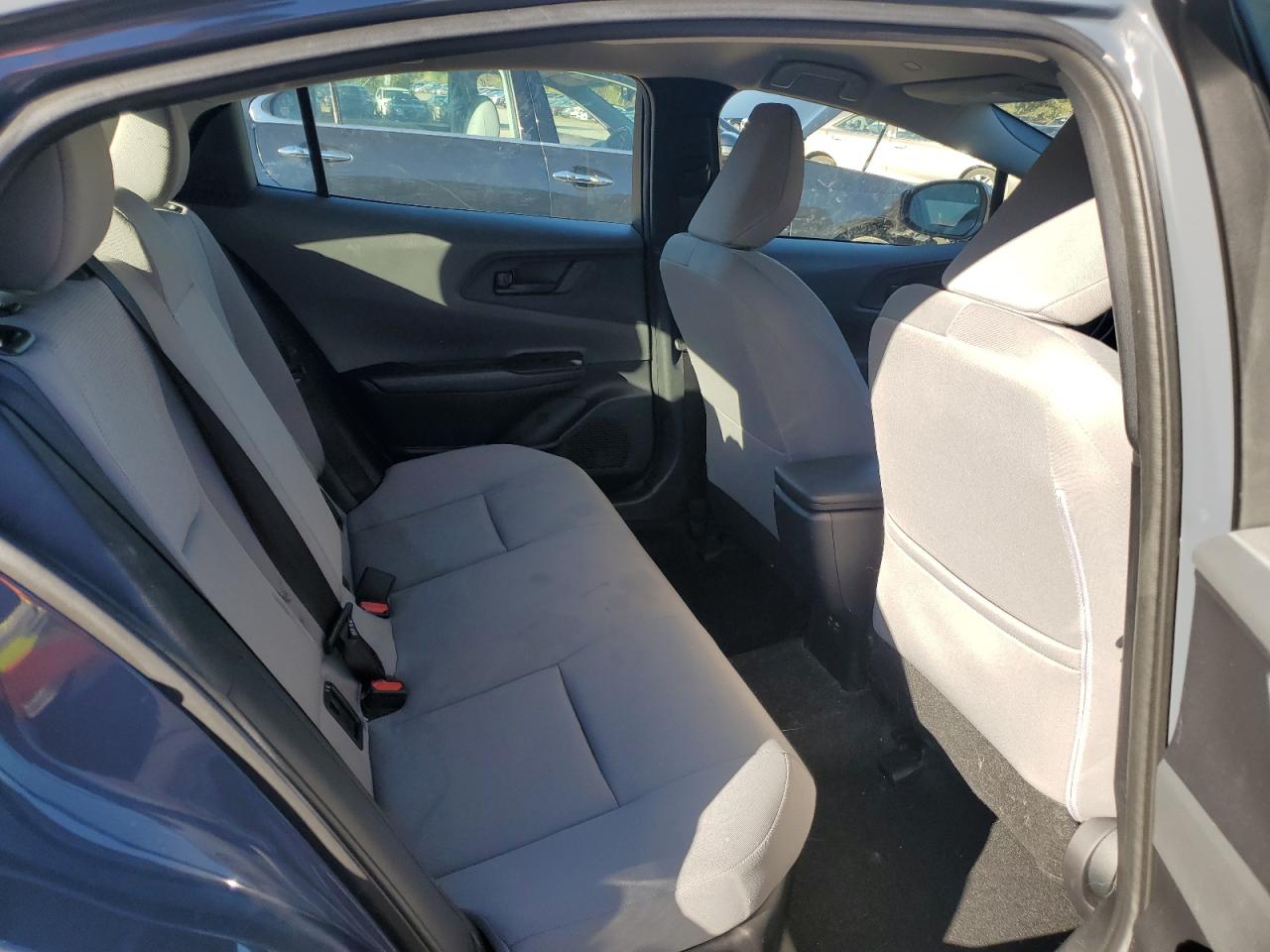 2025 TOYOTA PRIUS LE photo 10