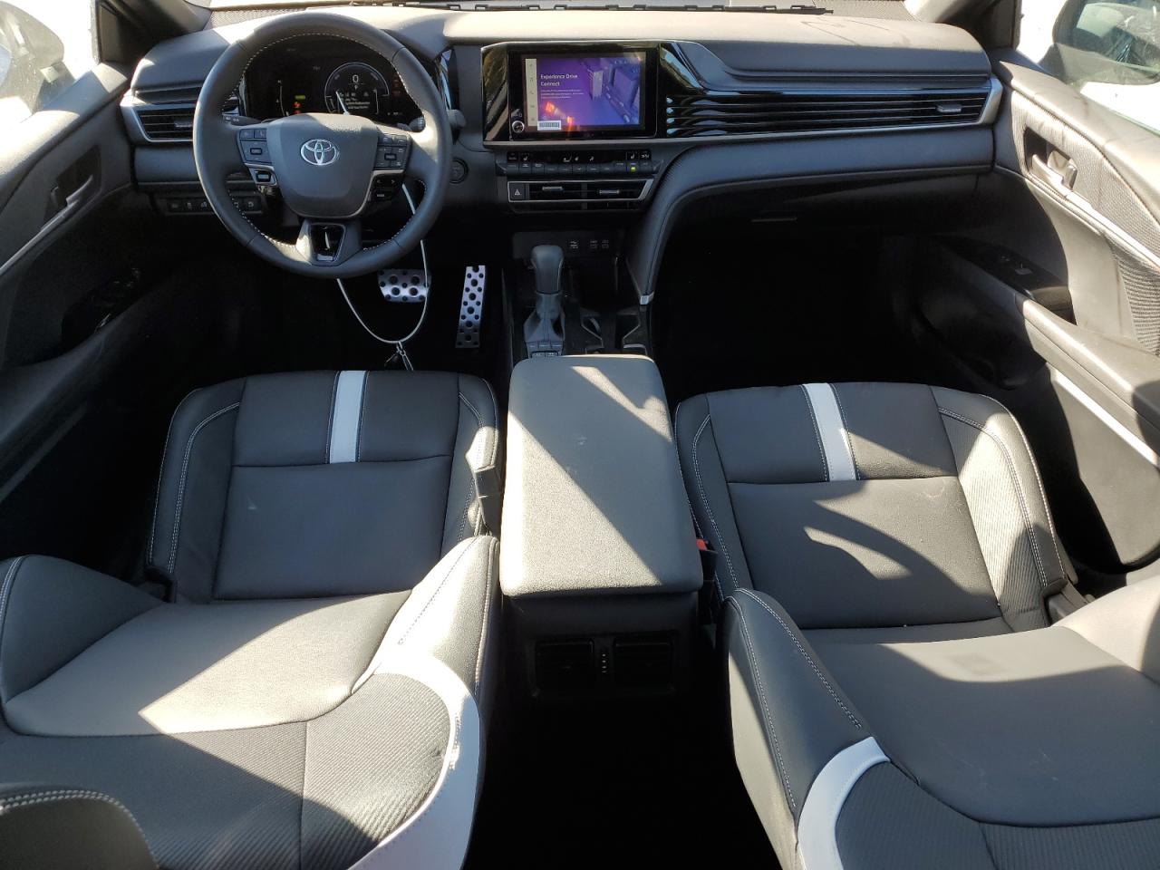 2025 TOYOTA CAMRY XSE photo 15