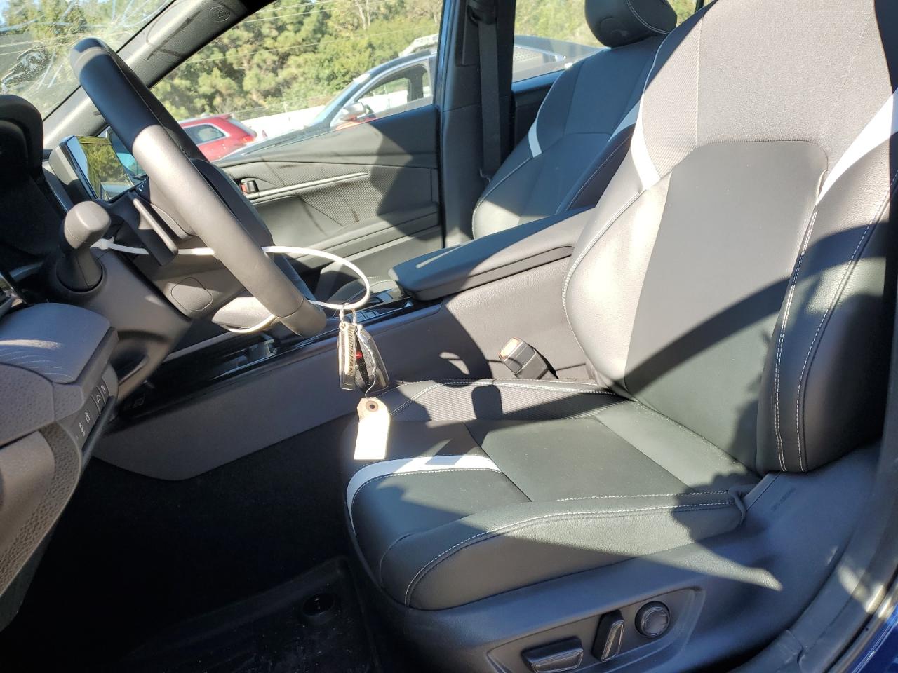 2025 TOYOTA CAMRY XSE photo 13