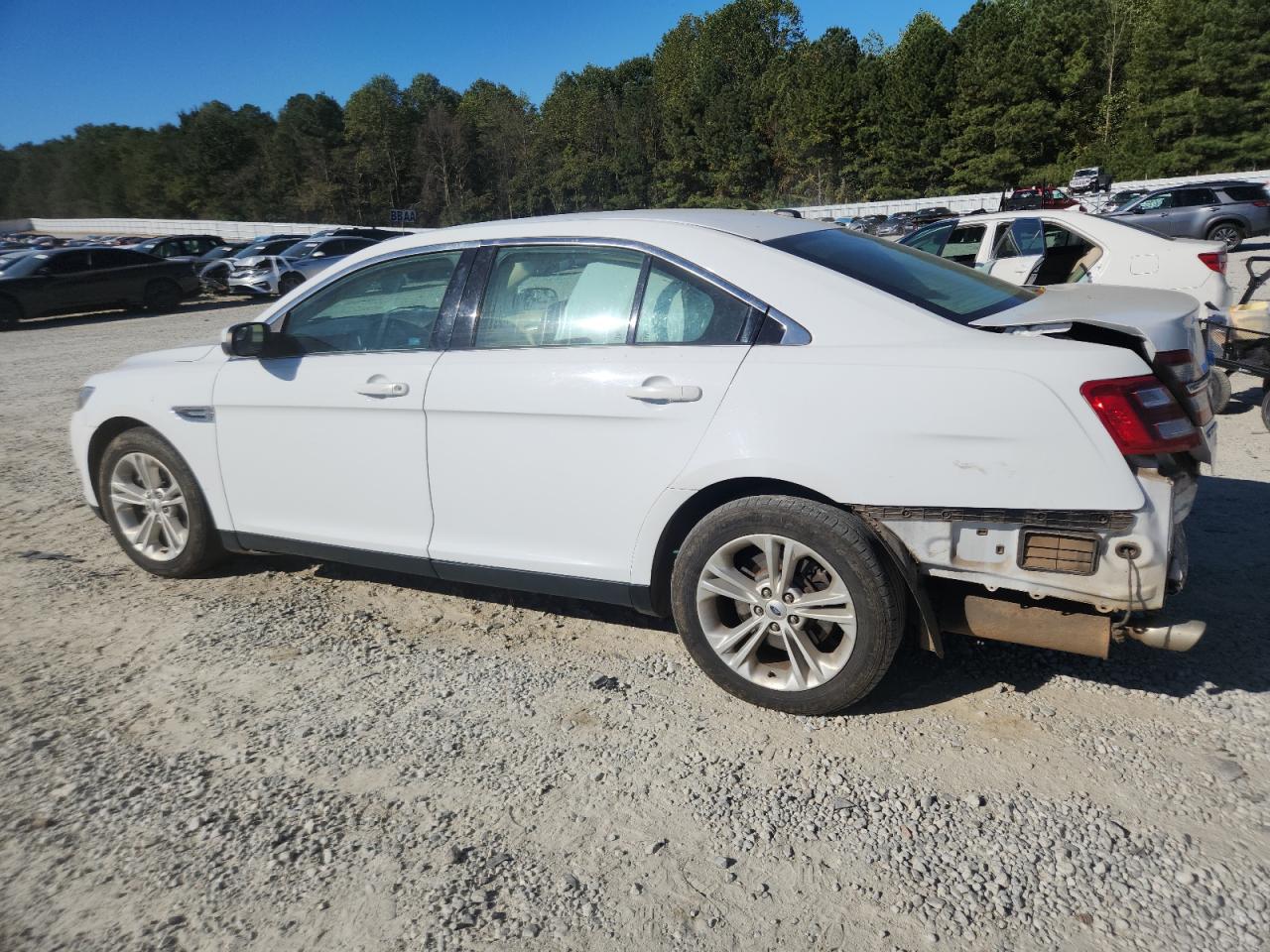 2015 FORD TAURUS SEL photo 3