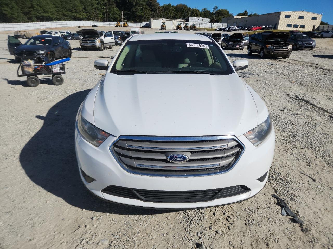 2015 FORD TAURUS SEL photo 9