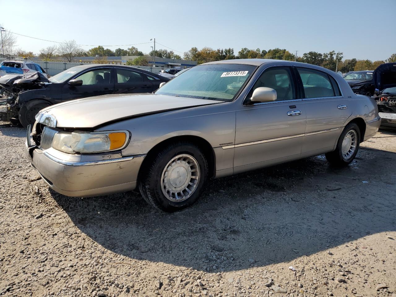 2000 LINCOLN TOWN CAR