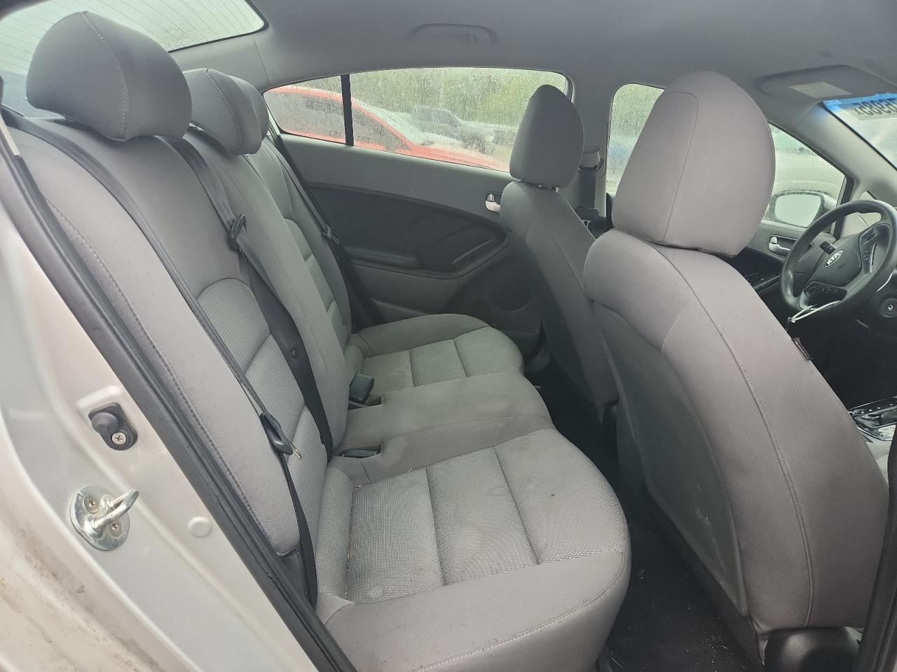 2017 KIA FORTE LX photo 10