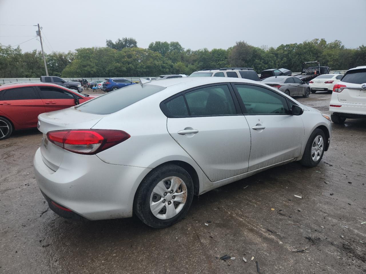 2017 KIA FORTE LX photo 3