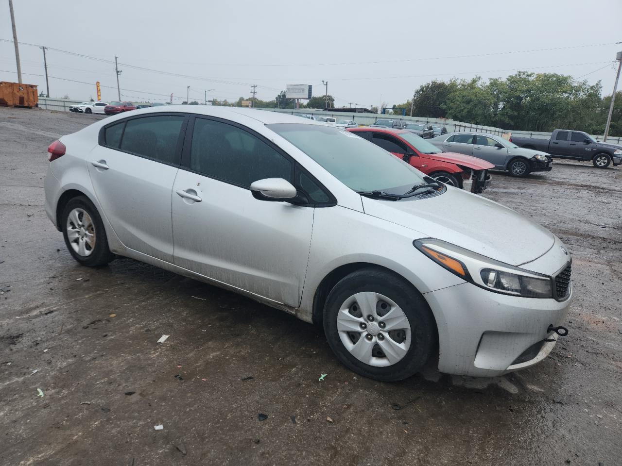 2017 KIA FORTE LX photo 4