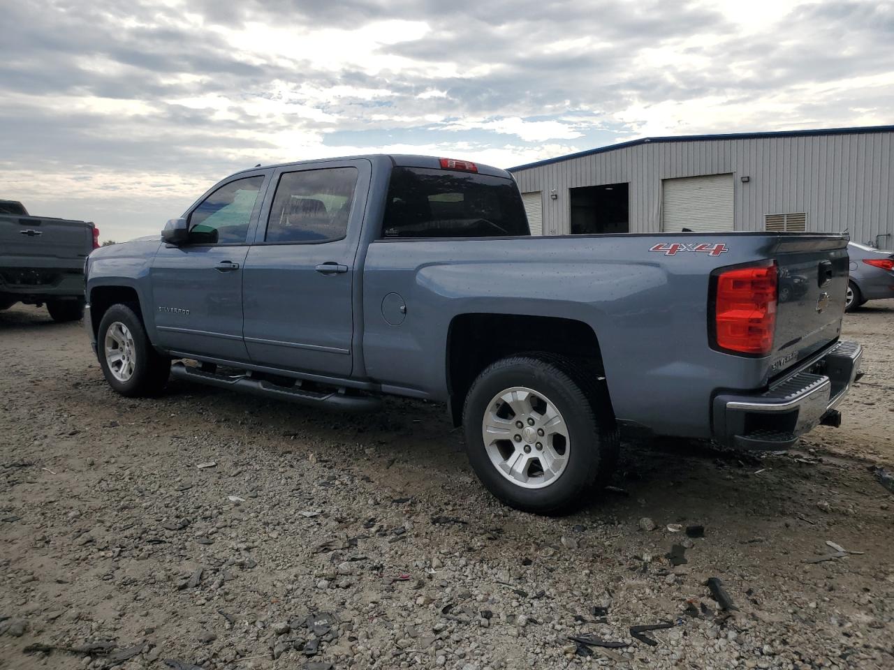 2016 CHEVROLET SILVERADO K1500 LT photo 2