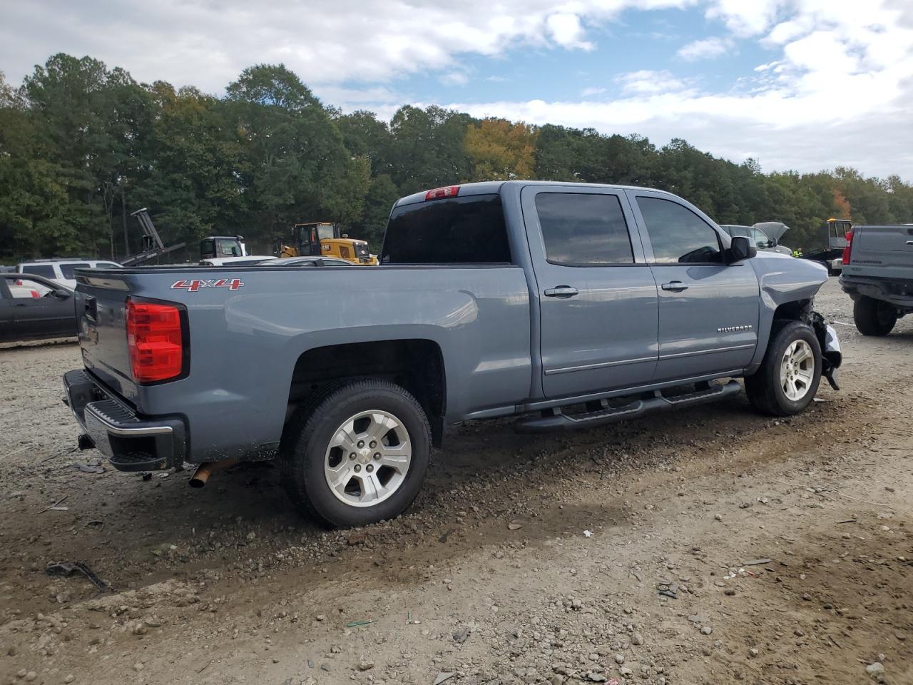 2016 CHEVROLET SILVERADO K1500 LT photo 3