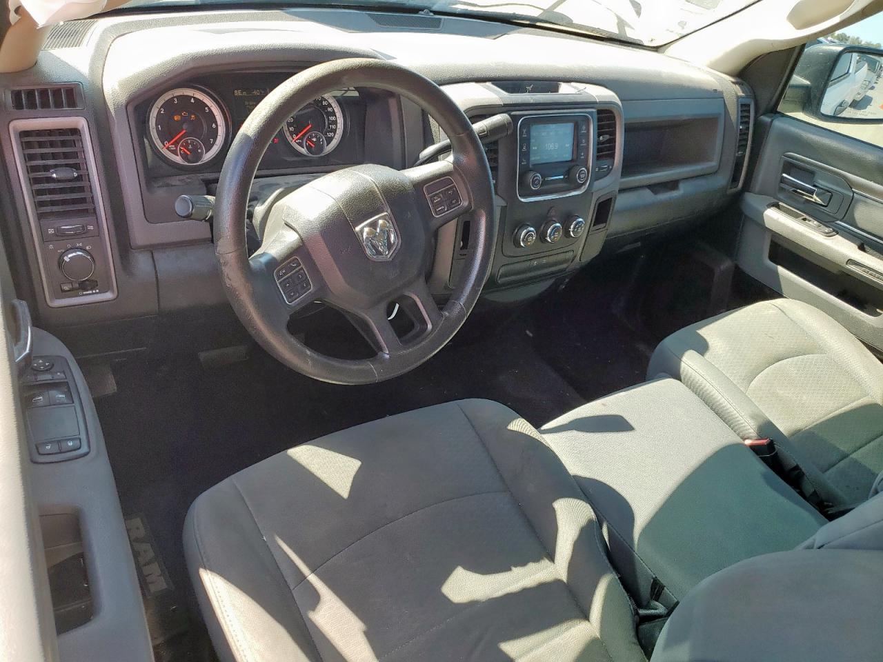 2014 RAM 1500 ST photo 8