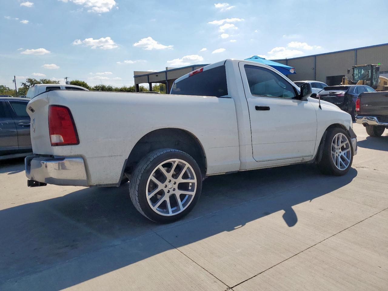 2014 RAM 1500 ST photo 3