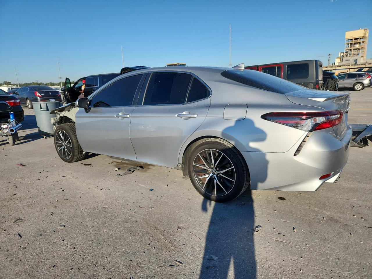 2021 TOYOTA CAMRY SE photo 3