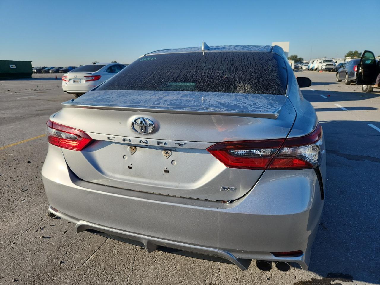 2021 TOYOTA CAMRY SE photo 11