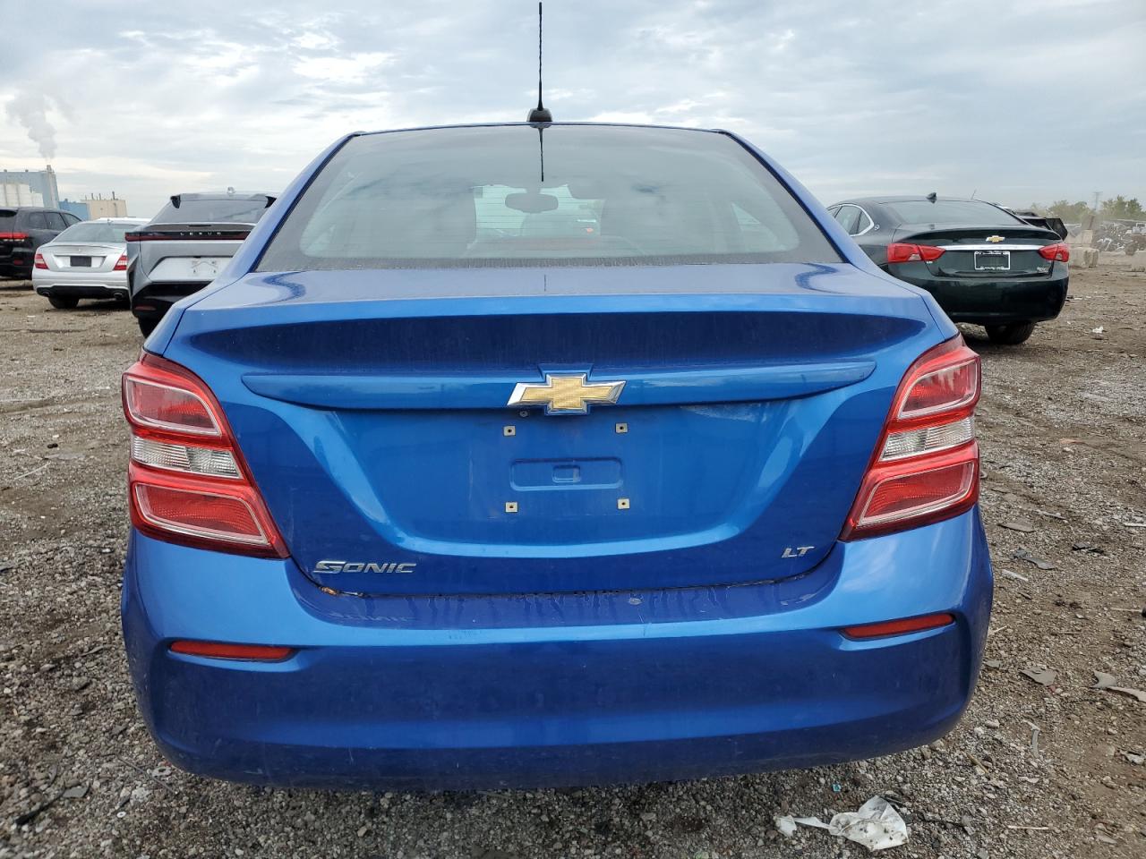 2017 CHEVROLET SONIC LT photo 6