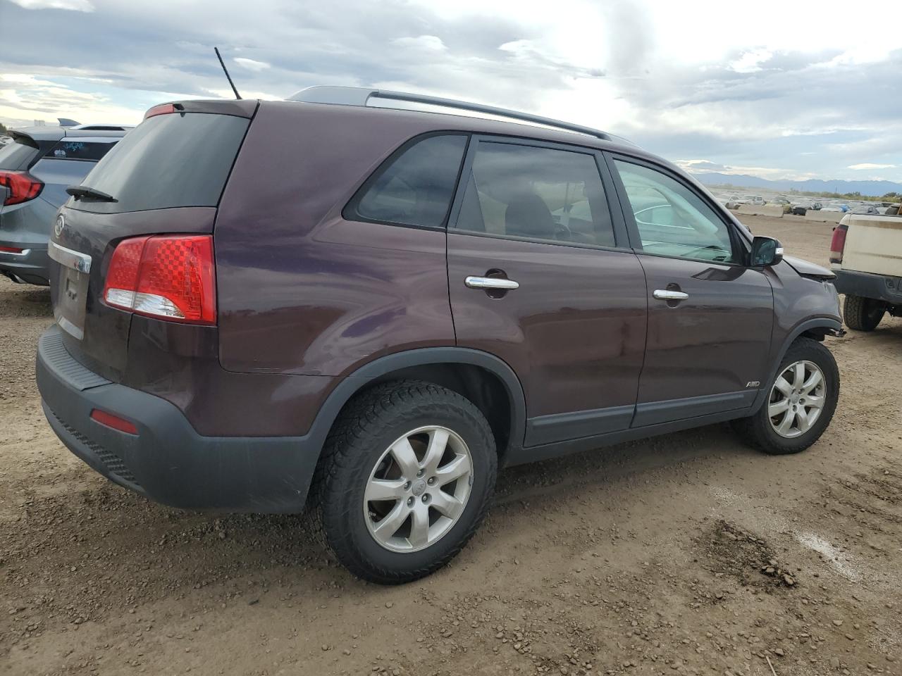 2012 KIA SORENTO BASE photo 5