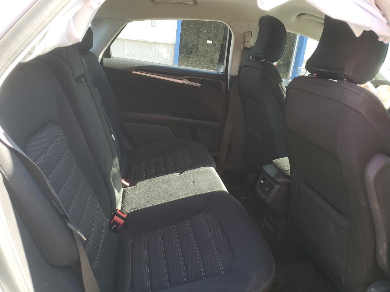 2016 FORD FUSION SE photo 19