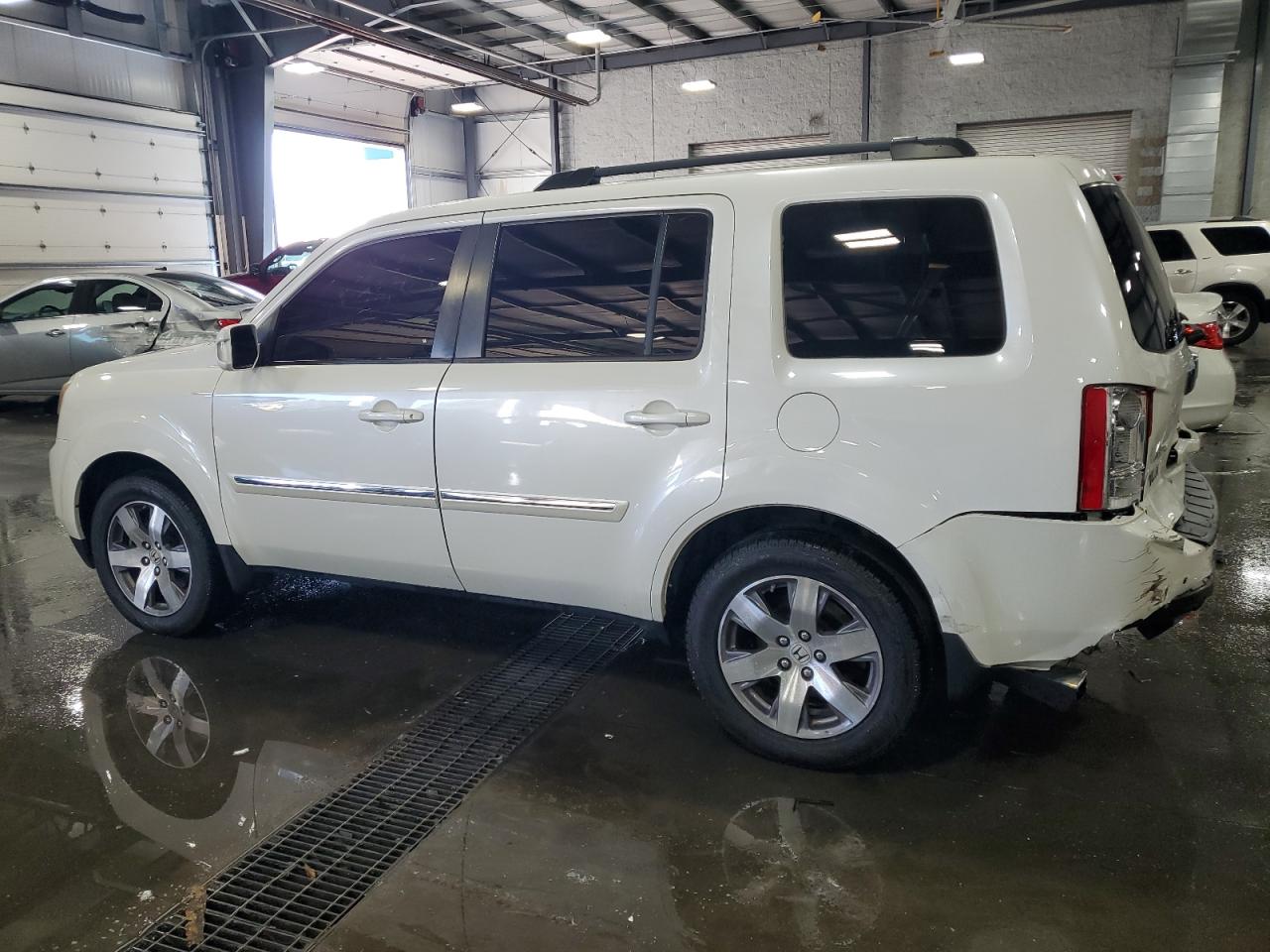 2015 HONDA PILOT TOURING photo 2
