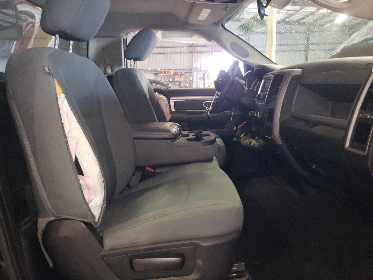 2018 RAM 1500 ST photo 7